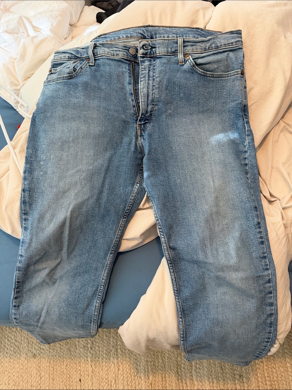Levi's 511 Slim Men’s Jeans in Light Blue Denim with Tan Patch - Picture 4 of 5